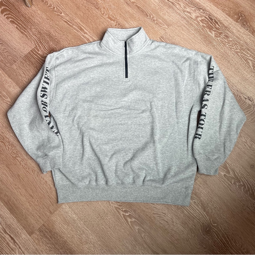 Taylor Swift Eras Tour 2023 Gray Quarter Zip Large Sweatshirt Limited NEW